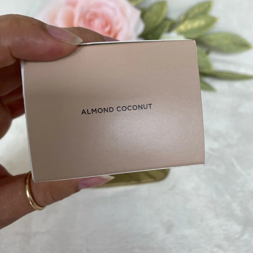 Laura Mercier Almond Coconut Exfoliating Body Scrub - White - Picture 3 of 7